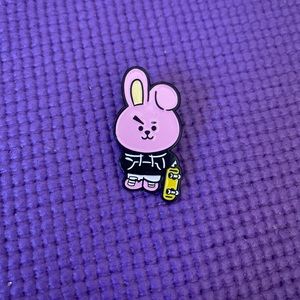 BT21 Cookie Pin.